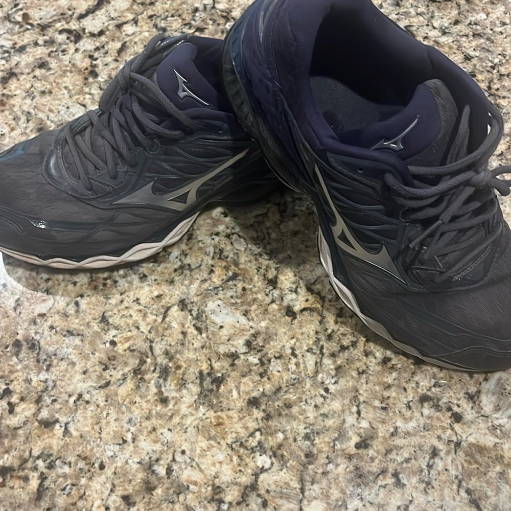 Mizuno Wave Creation 20